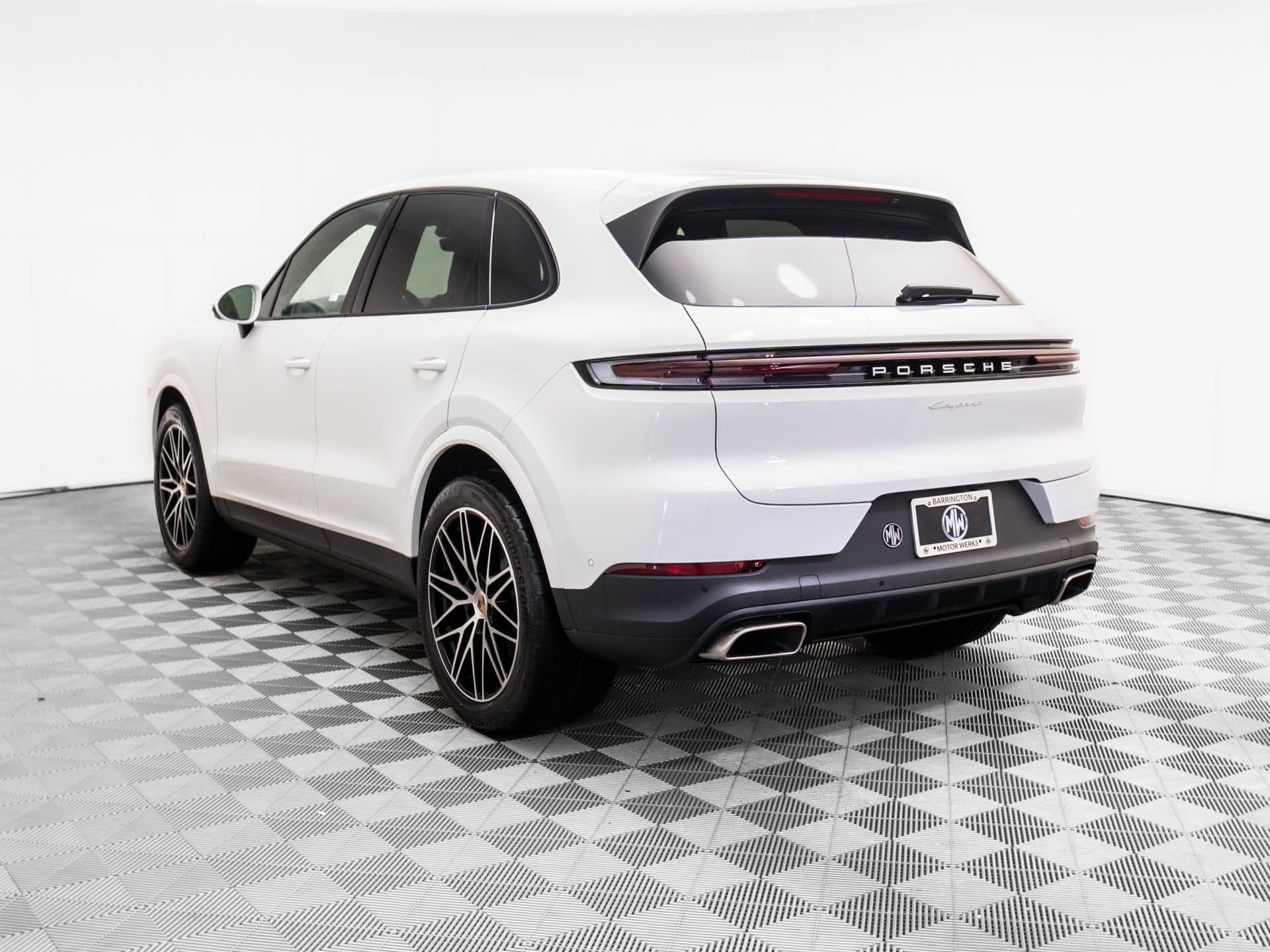 Certified 2026 Porsche Cayenne AWD/4WD image 3