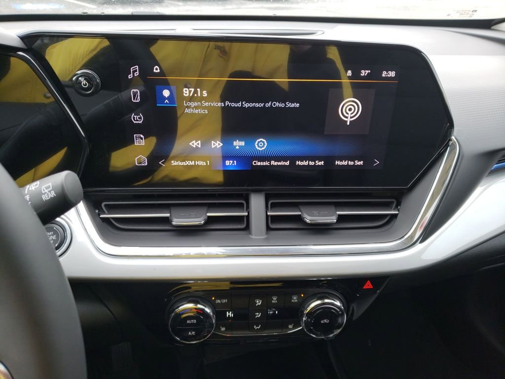 New 2026 Chevrolet Trax LT w/ Sunroof Package image 16