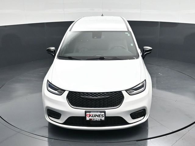 Certified 2024 Chrysler Pacifica Select image 47