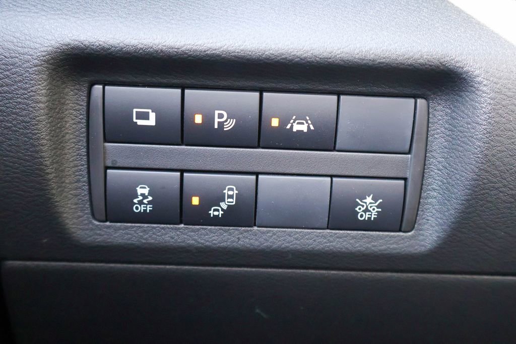 Certified 2025 Nissan Kicks Play S image 17