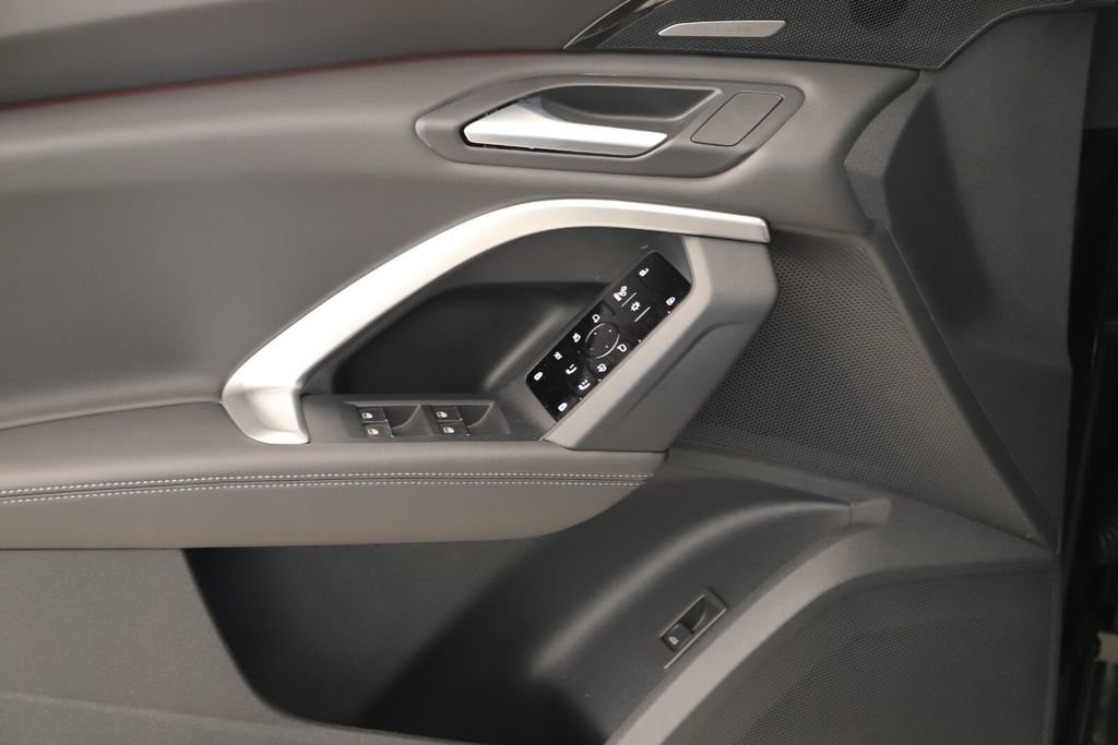 New 2025 Audi Q5 Premium Plus image 21