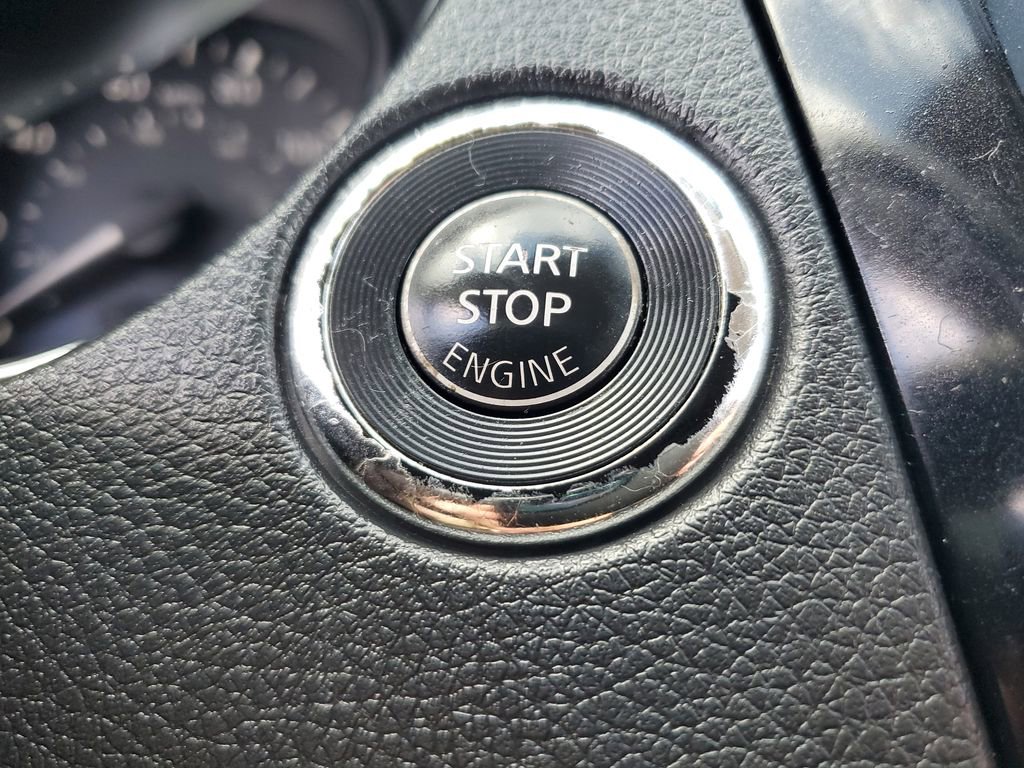 Used 2017 Nissan Rogue SV image 31