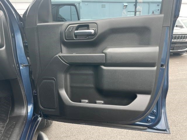 Used 2020 Chevrolet Silverado 1500 Custom w/ Custom Value Package AWD/4WD image 10