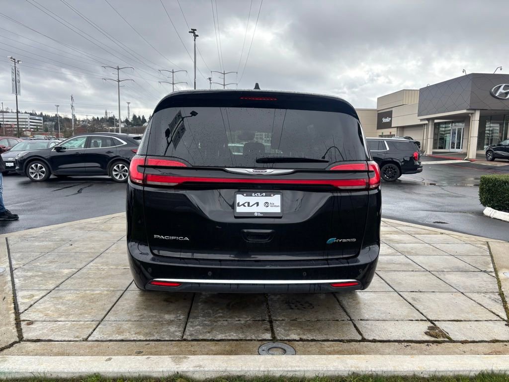 Used 2024 Chrysler Pacifica Select image 5