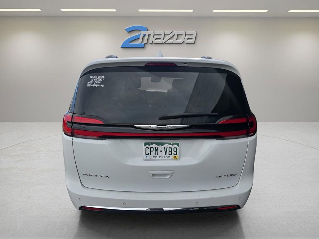 Used 2022 Chrysler Pacifica Limited image 4