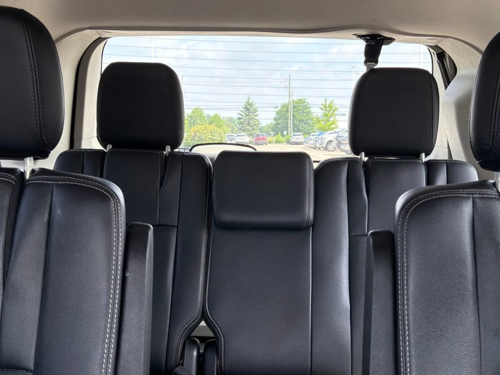Used 2016 Chrysler Town & Country Touring-L w/ Driver Convenience Group FWD image 17