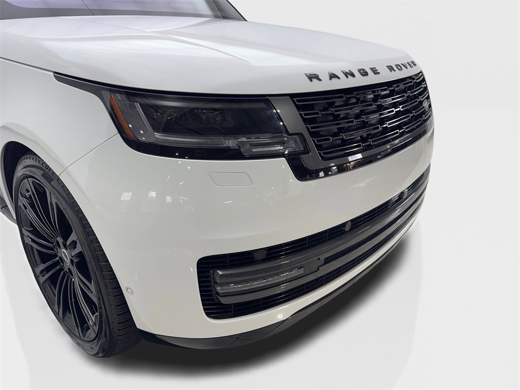 Used 2023 Land Rover Range Rover SE image 17