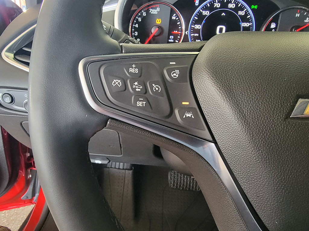 Used 2025 Chevrolet Malibu LT FWD image 19