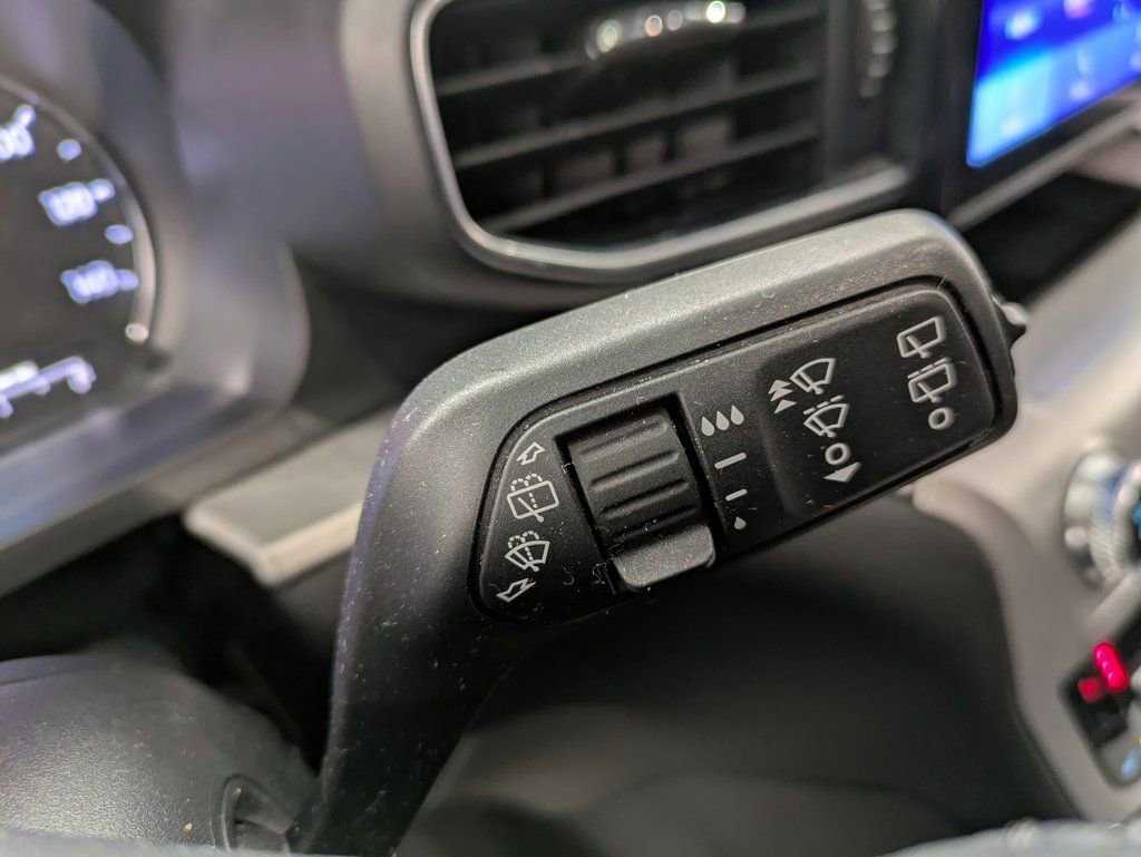 Used 2022 Ford Explorer XLT w/ Equipment Group 202A image 18