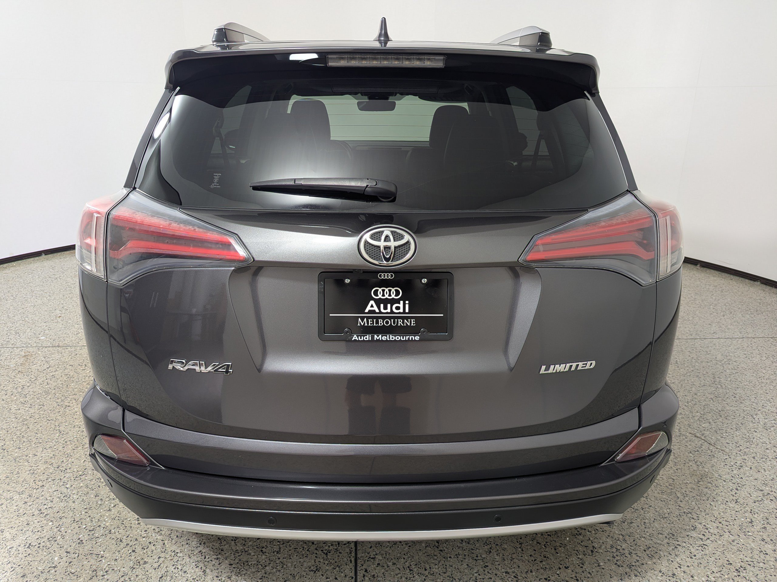 Used 2016 Toyota RAV4 Limited FWD image 5