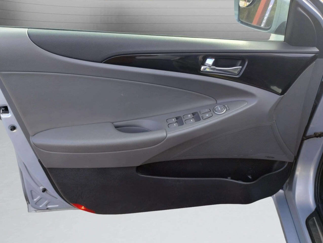 Used 2012 Hyundai Sonata Limited w/ Navigation Pkg image 12