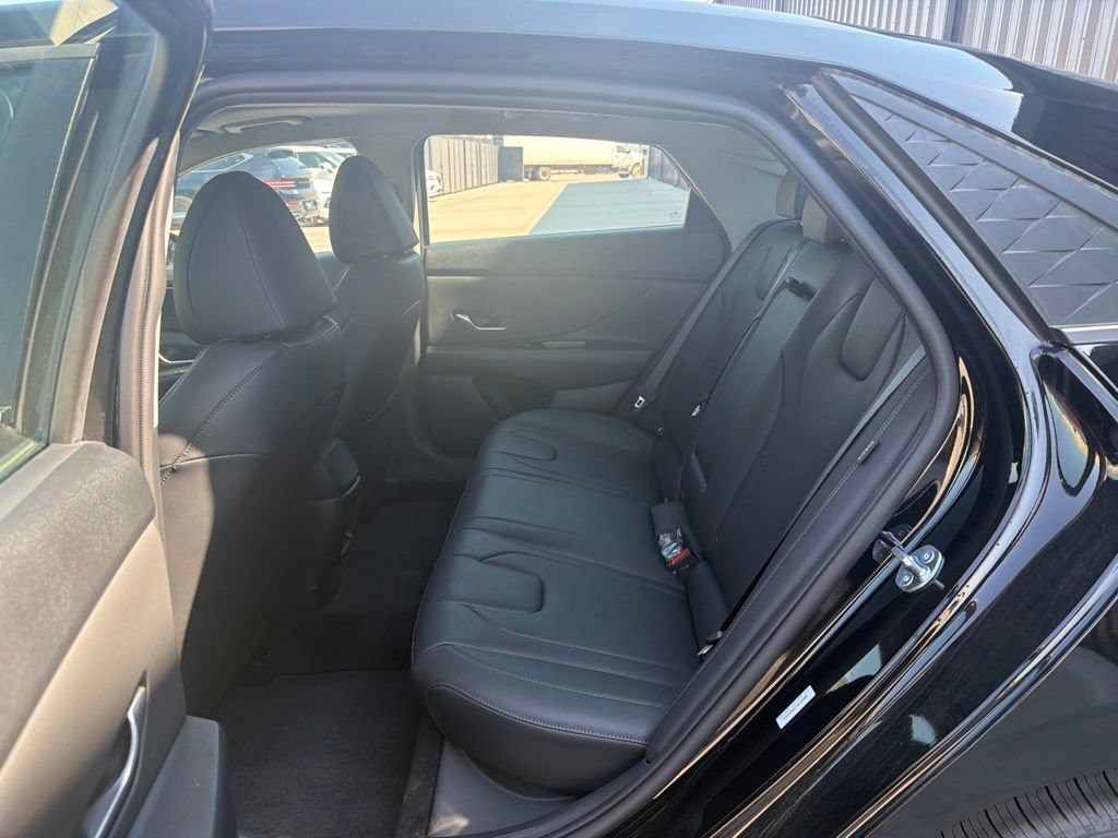 New 2026 Hyundai Elantra Limited FWD image 19