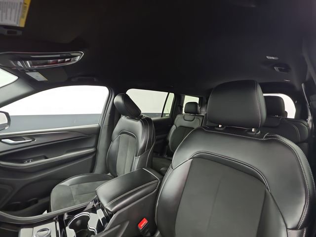 Used 2023 Jeep Grand Cherokee L Laredo image 45