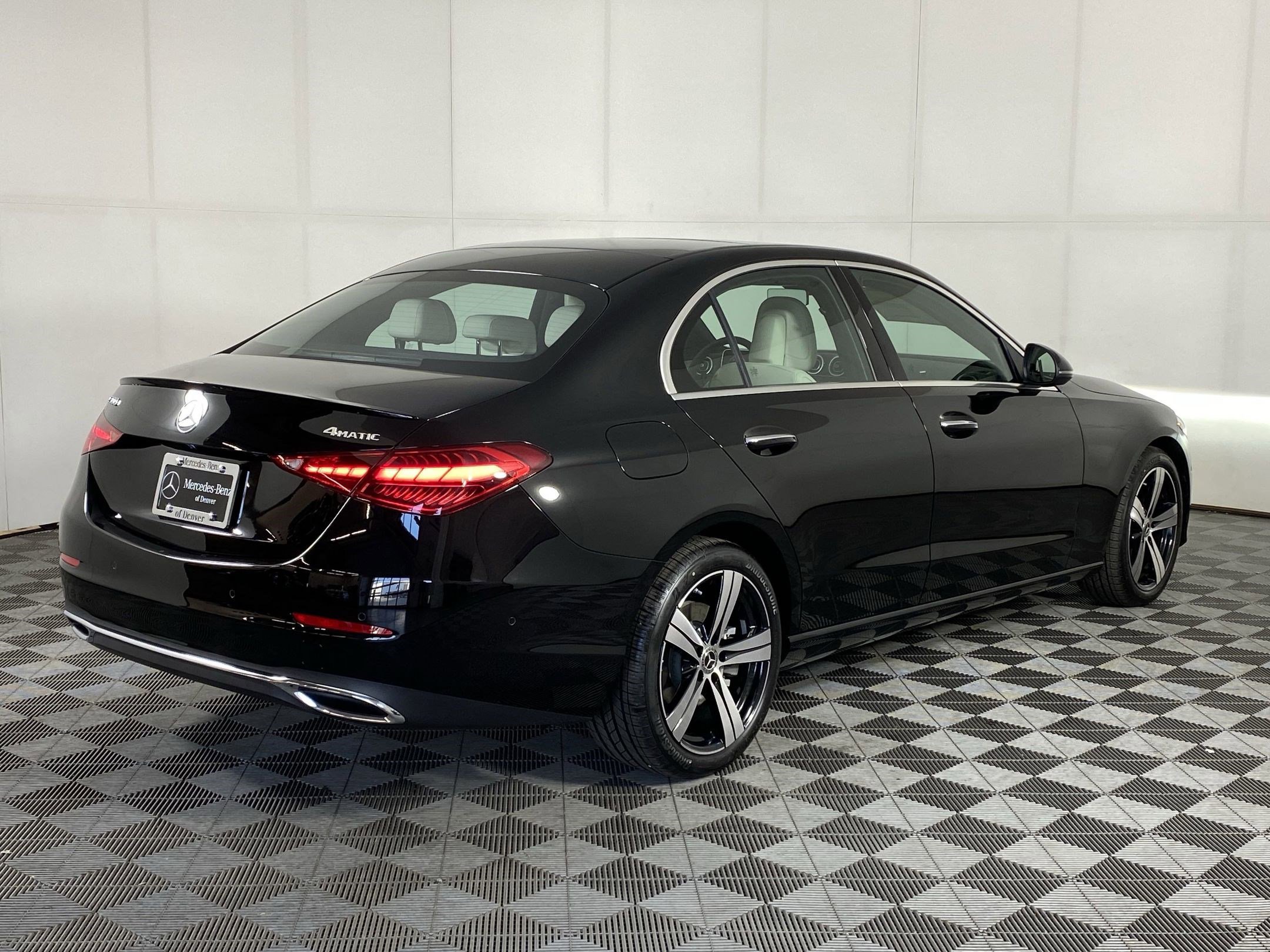 Used 2025 Mercedes-Benz C 300 4MATIC Sedan image 8