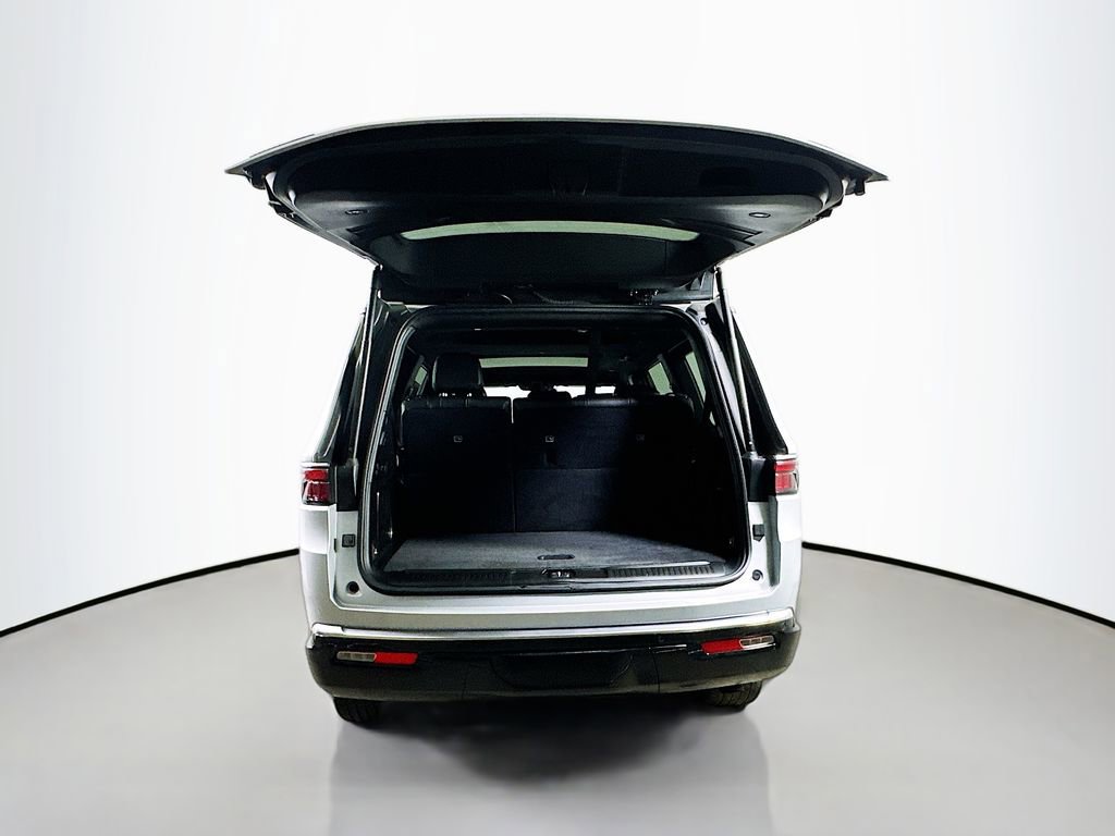 Used 2022 Jeep Wagoneer Series III w/ Premium Group I image 39