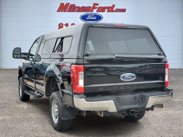 Used 2018 Ford F250 XL w/ FX4 Off-Road Package AWD/4WD image 4