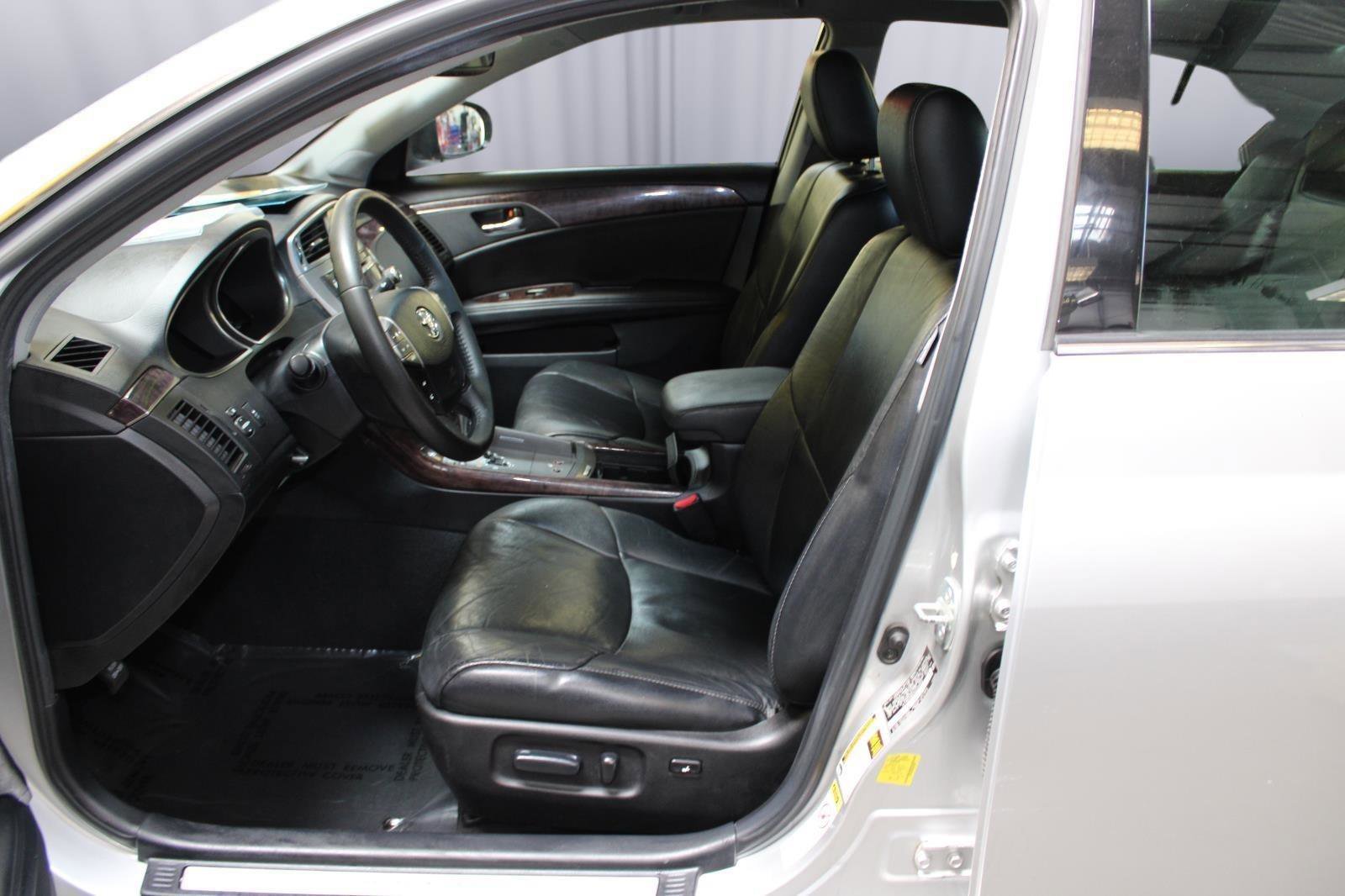 Used 2011 Toyota Avalon FWD image 29