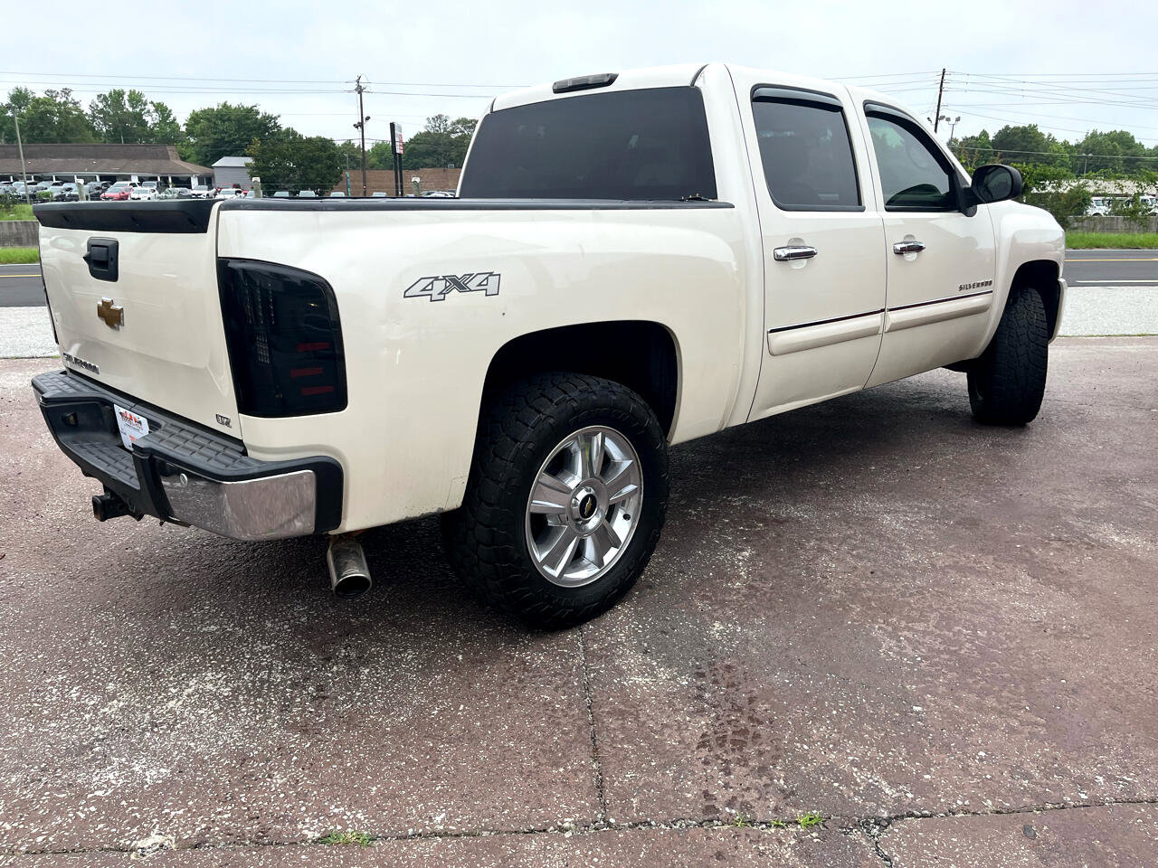 Used 2013 Chevrolet Silverado 1500 LTZ w/ LTZ White Diamond Edition image 5