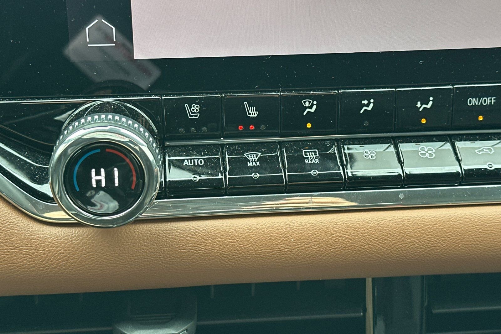 Used 2024 GMC Canyon AT4 w/ LPO, Off Road Lift Package image 28