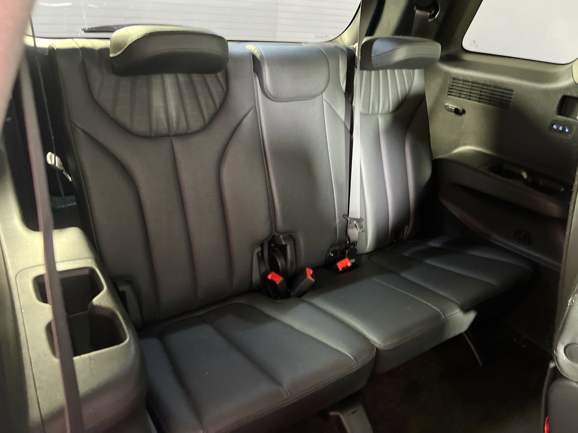 Used 2023 Hyundai Palisade Limited AWD/4WD image 29