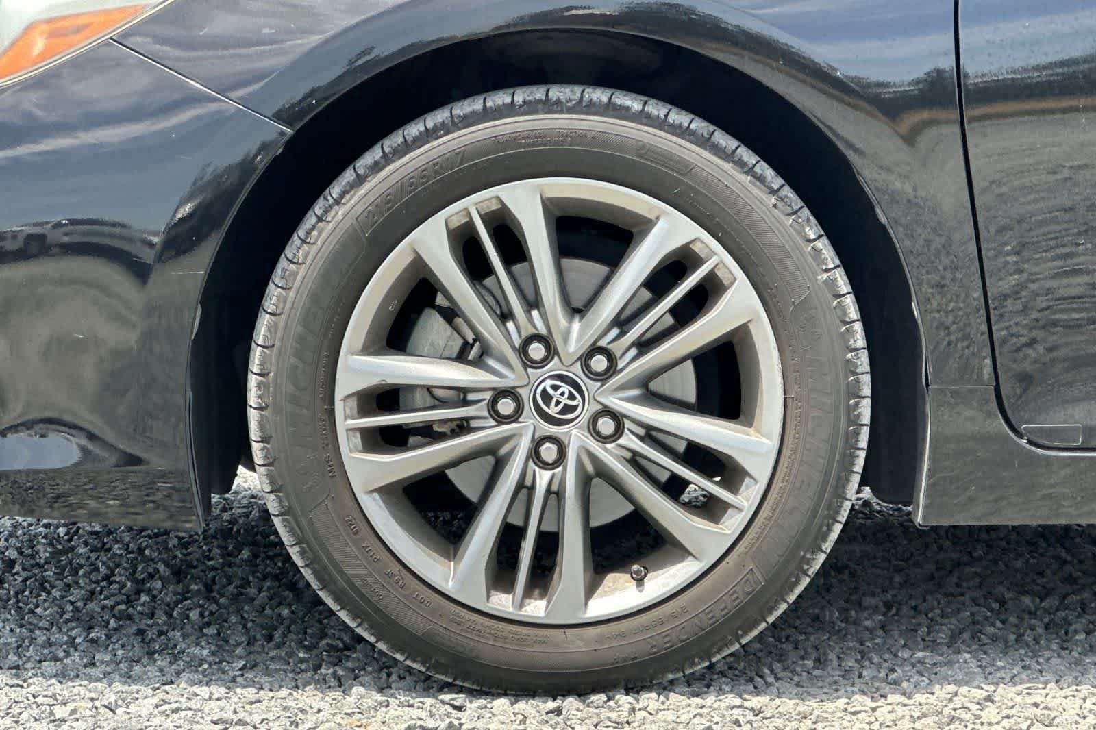 Used 2016 Toyota Camry SE FWD image 12