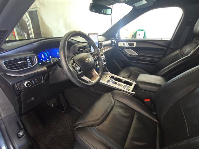 Used 2022 Ford Explorer Platinum w/ Equipment Group 601A RWD image 10