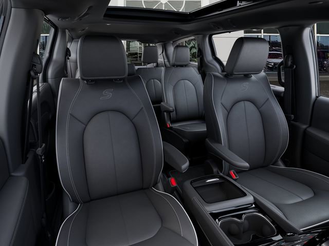 New 2026 Chrysler Pacifica Limited w/ S Appearance Package image 16