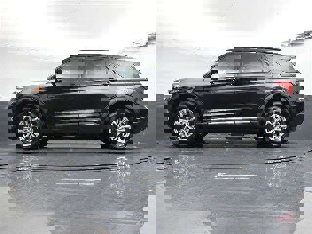 Used 2023 Ford Explorer XLT w/ Equipment Group 202A image 24