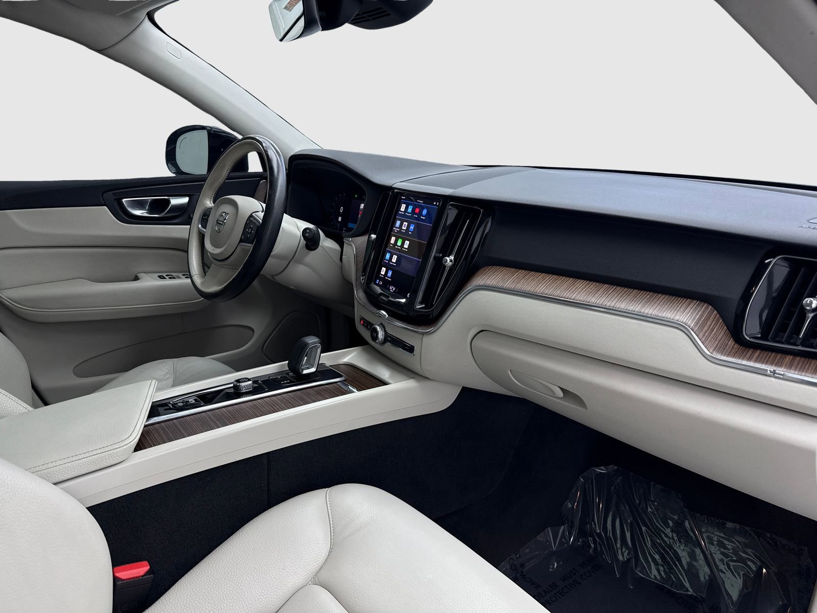 Used 2022 Volvo XC60 B5 Momentum w/ Protection Package Premier FWD image 43