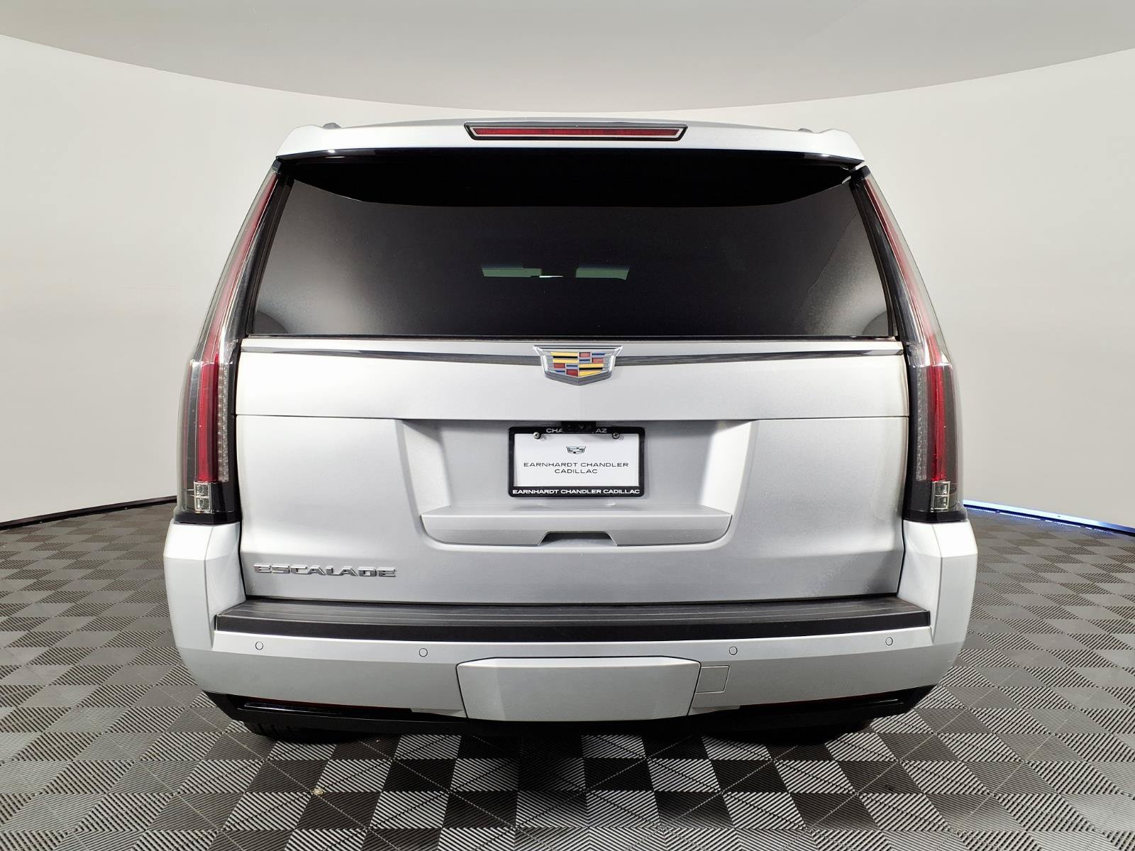 Used 2020 Cadillac Escalade Luxury RWD image 5