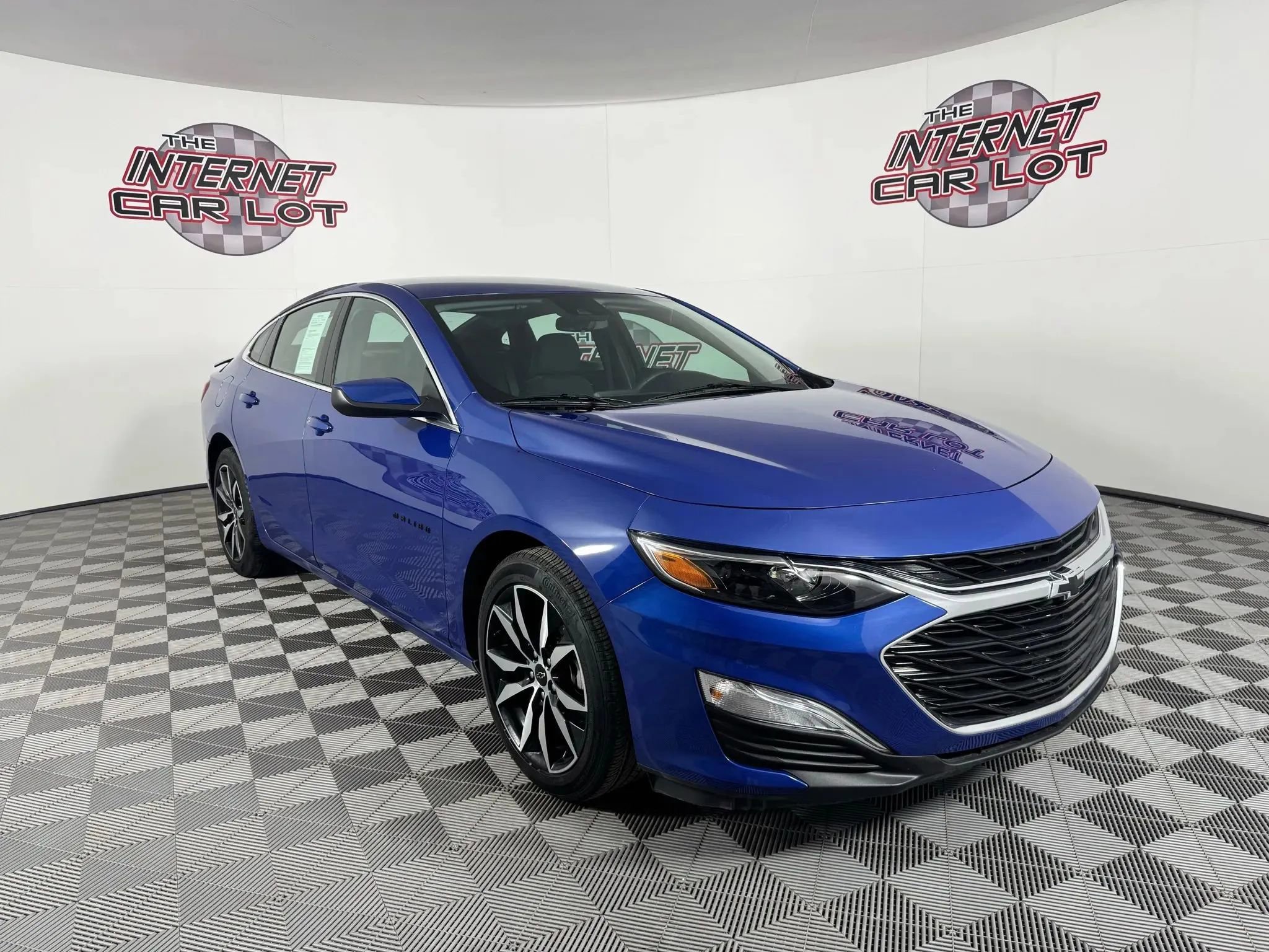 Used 2023 Chevrolet Malibu RS w/ LPO, Floor Liner Package image 9