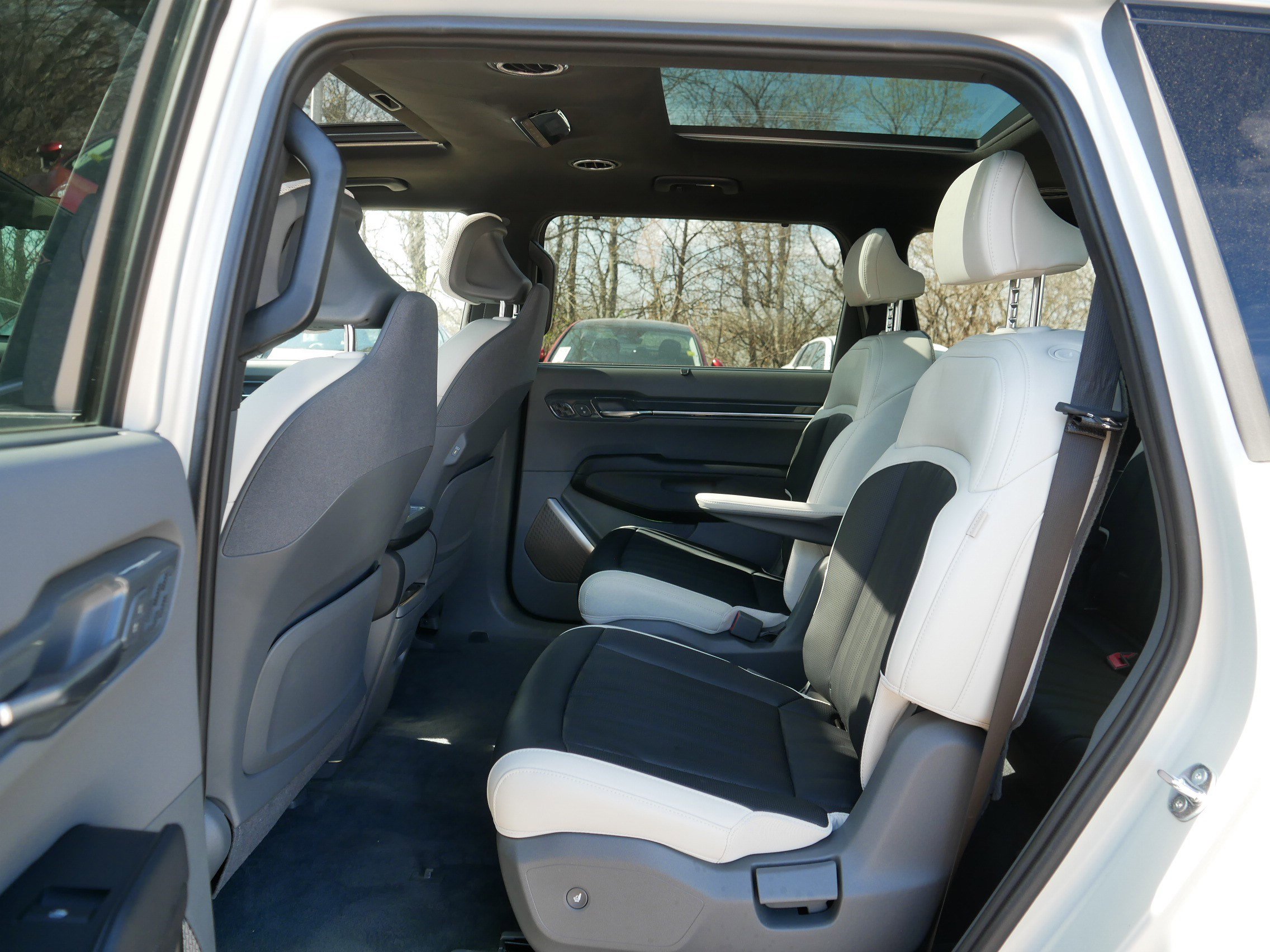 Certified 2024 Kia EV9 GT-Line AWD/4WD image 35
