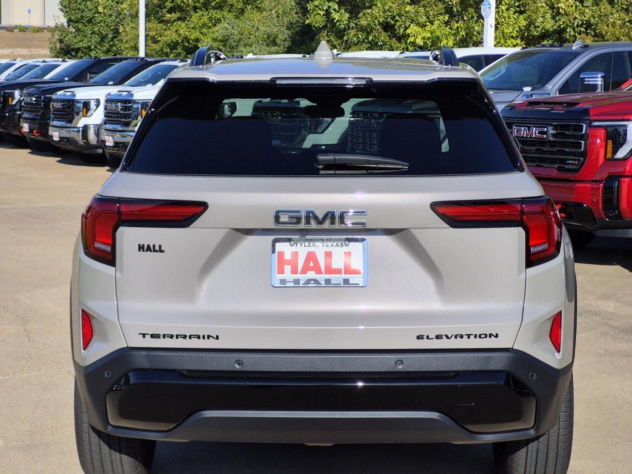 New 2027 GMC Terrain Elevation w/ Black Edition FWD image 4