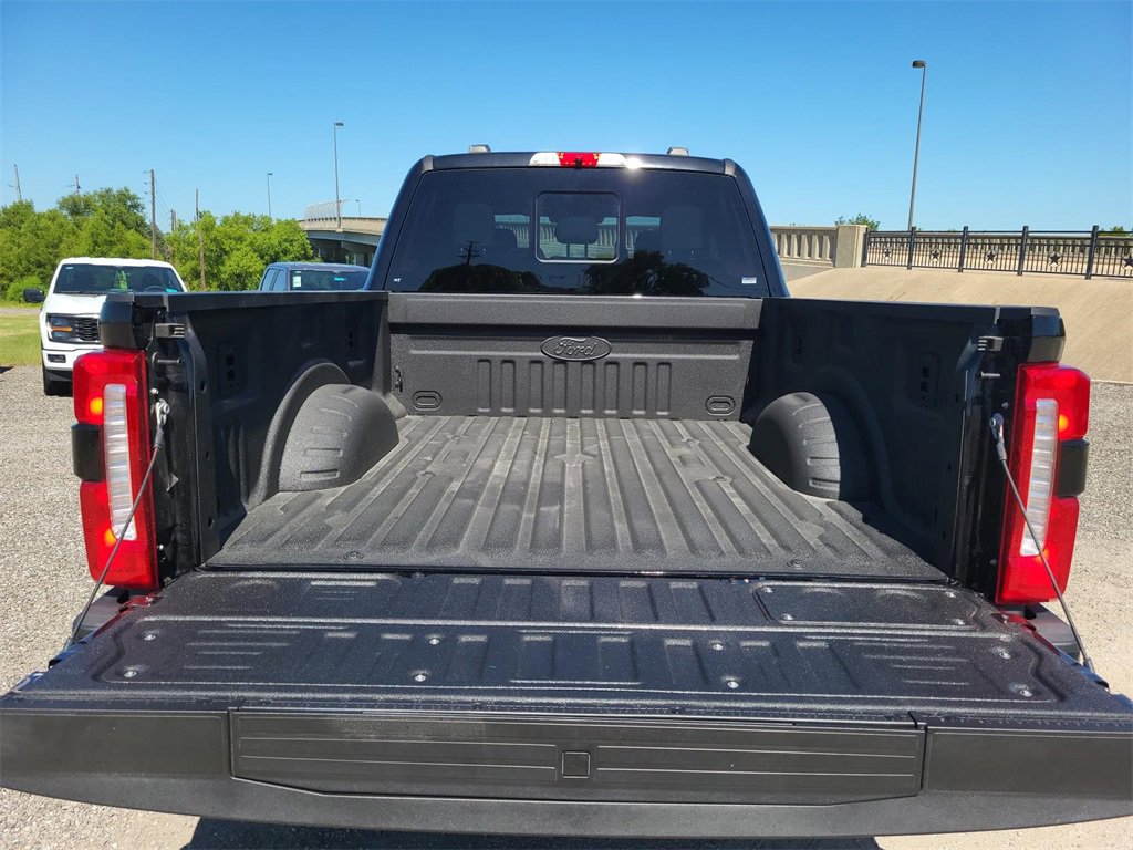 New 2025 Ford F250 XLT w/ Black Appearance Package image 7