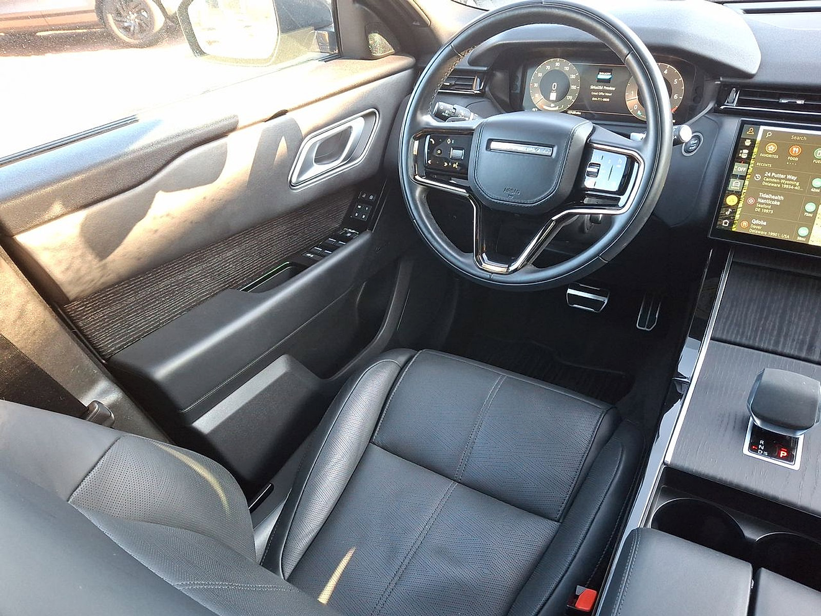 Used 2024 Land Rover Range Rover Velar Dynamic HSE image 15