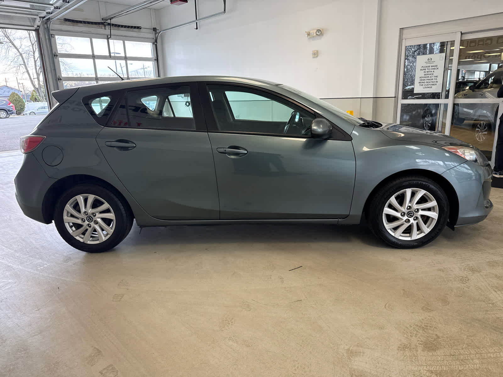 Used 2013 MAZDA MAZDA3 i Touring image 4