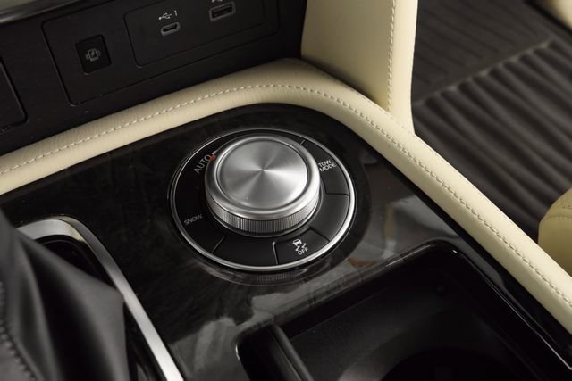 Used 2024 INFINITI QX80 Sensory AWD/4WD image 39