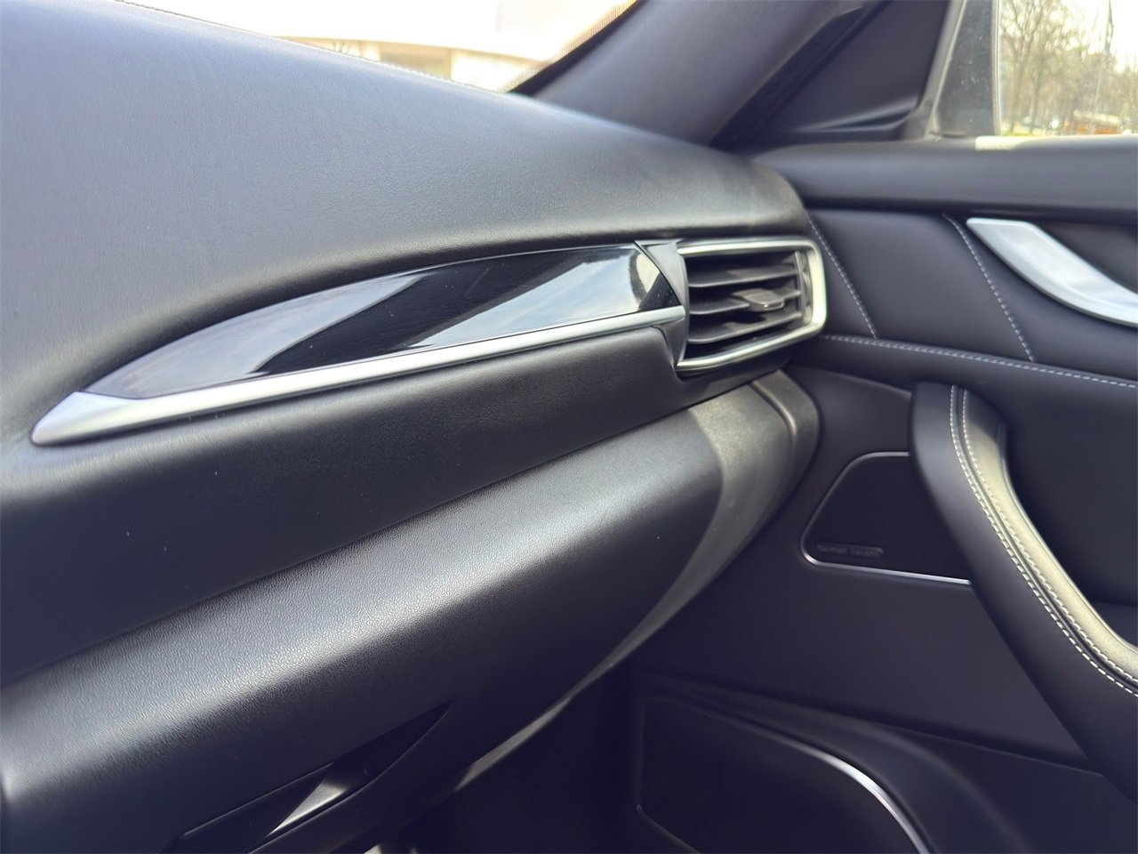 Certified 2023 Maserati Levante GT image 32