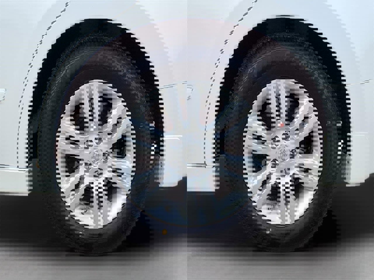 Used 2010 Nissan Altima 2.5 SL w/ SL Pkg image 3