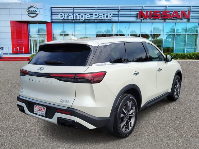 Used 2023 INFINITI QX60 Luxe w/ Cargo Package AWD/4WD image 2