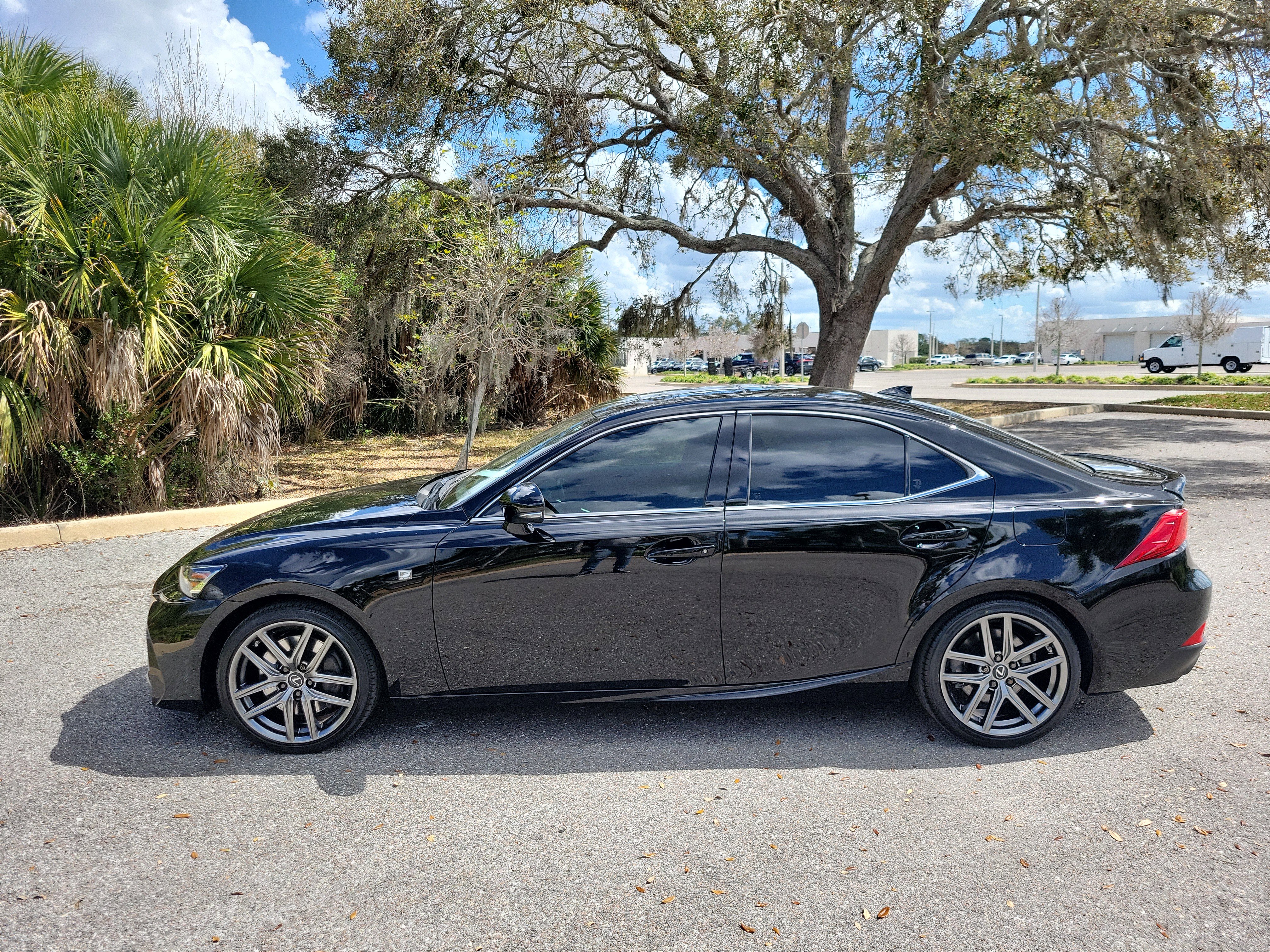 Used 2020 Lexus IS 350 F Sport w/ F Sport Package image 7
