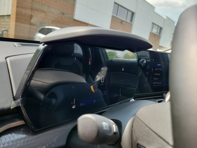 Used 2025 Chevrolet Trax ACTIV w/ Sunroof Package FWD image 20