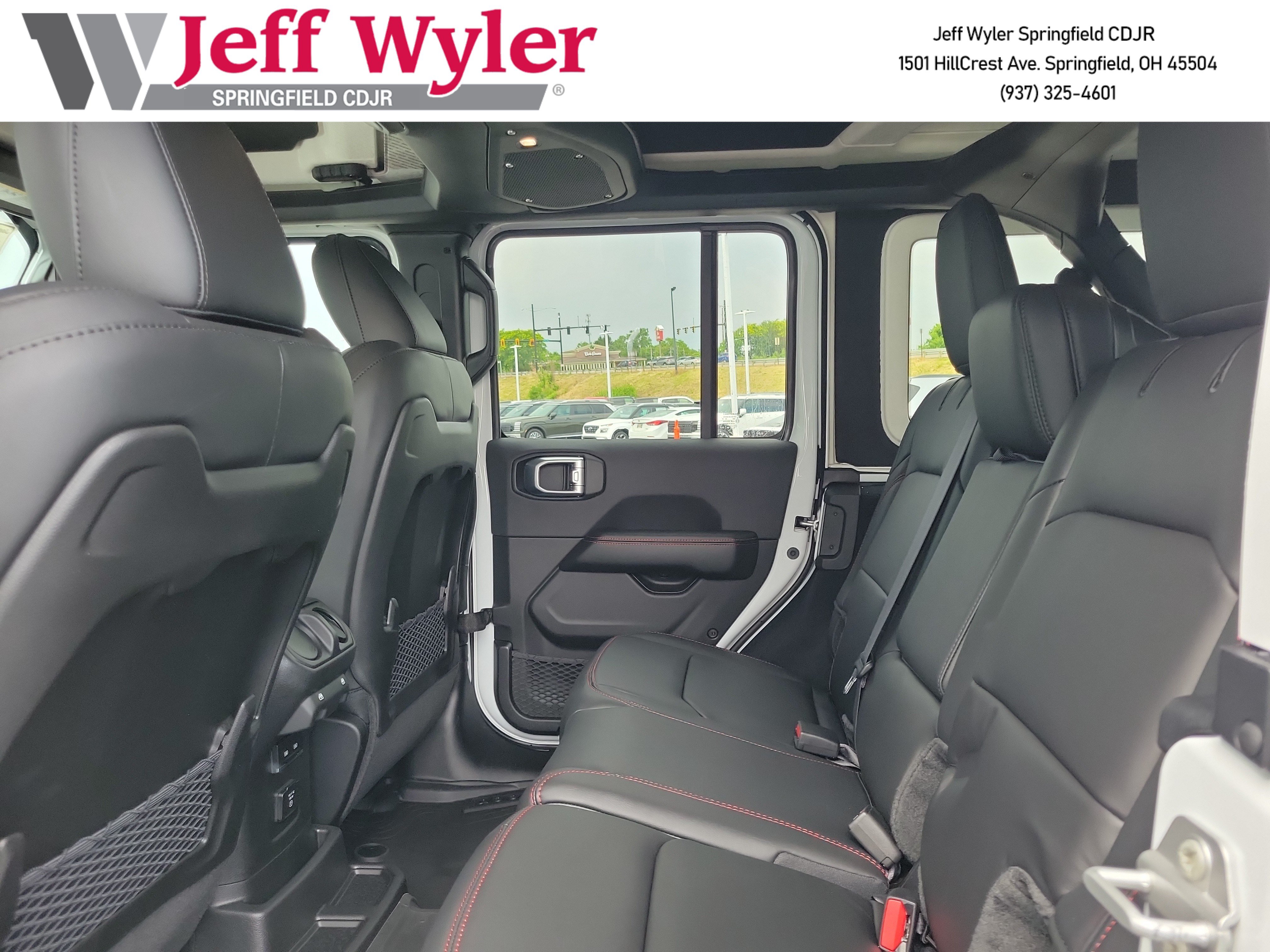 New 2026 Jeep Wrangler Unlimited Rubicon w/ Xtreme 35 Tire Package AWD/4WD image 16