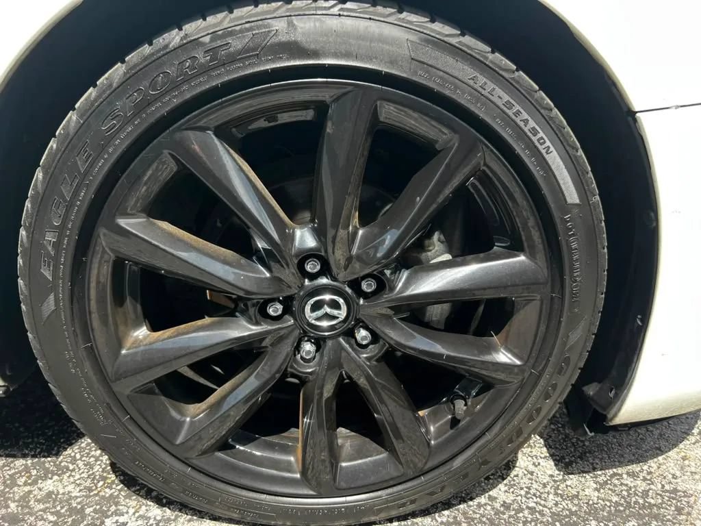 Used 2019 MAZDA MAZDA3 Hatchback w/ Premium Package FWD image 39