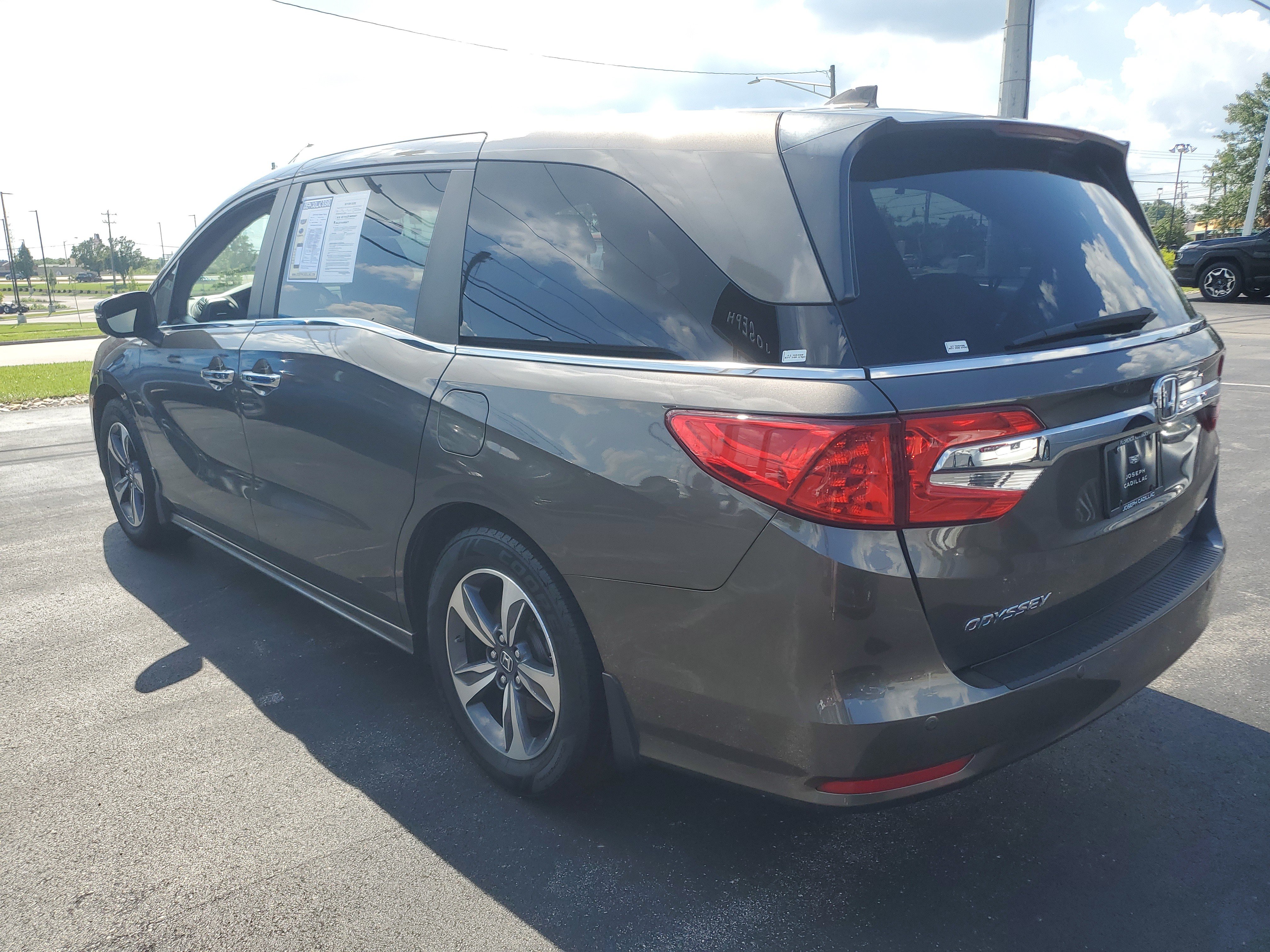 Used 2019 Honda Odyssey Touring image 2