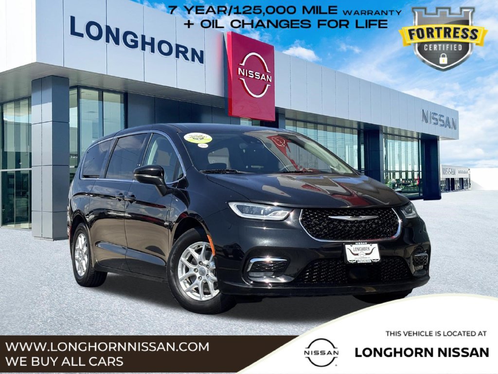 Used 2023 Chrysler Pacifica Touring-L
