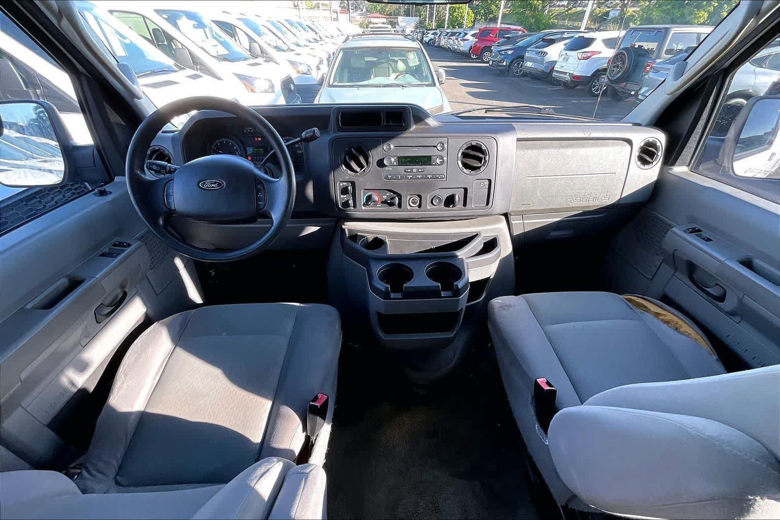Used 2011 Ford E-350 and Econoline 350 XLT RWD image 10