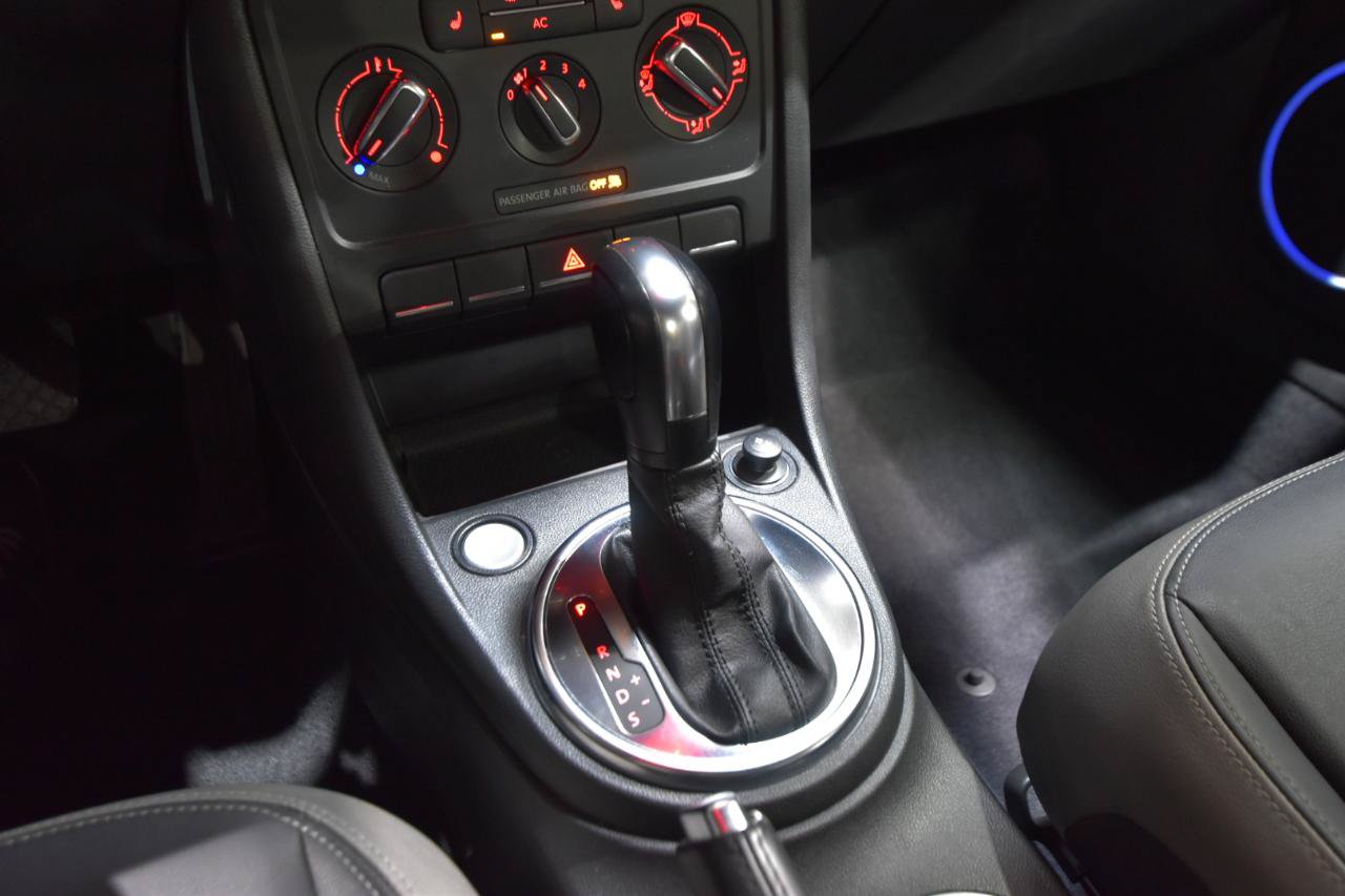Used 2012 Volkswagen Beetle 2.5 FWD image 18