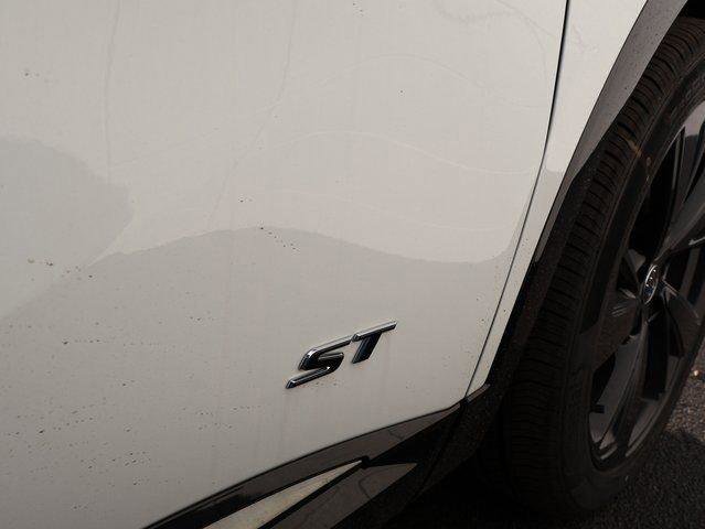 New 2025 Buick Envision Sport Touring image 7