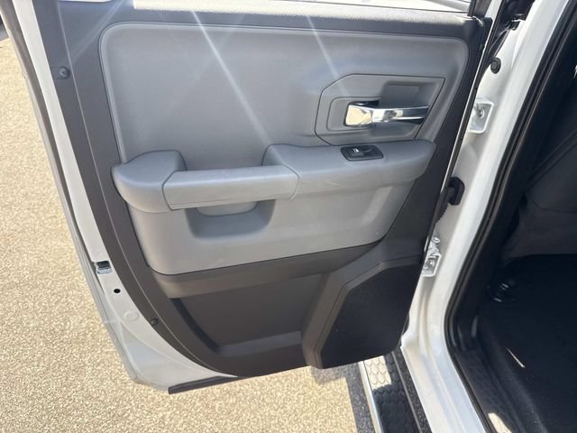 Used 2021 RAM 1500 Classic SLT RWD image 17